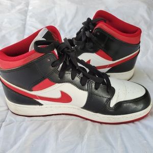 Air Jordan 1 Mid